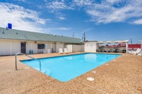 Motel 6-Fayetteville, AR